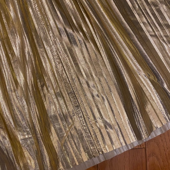 Gold pleated skirt - Picture 3 of 8